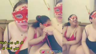 بالكابشن المرا المومس المصريه جايبه لجوزها العرفى بت اوزى تشتغل معاهم المرا ترضعلها